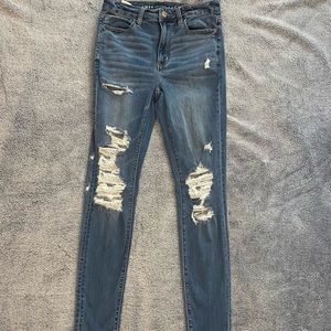 American Eagle Ripped Jeggings - Medium Wash, 6 Long, Distressed, stretchy, cute